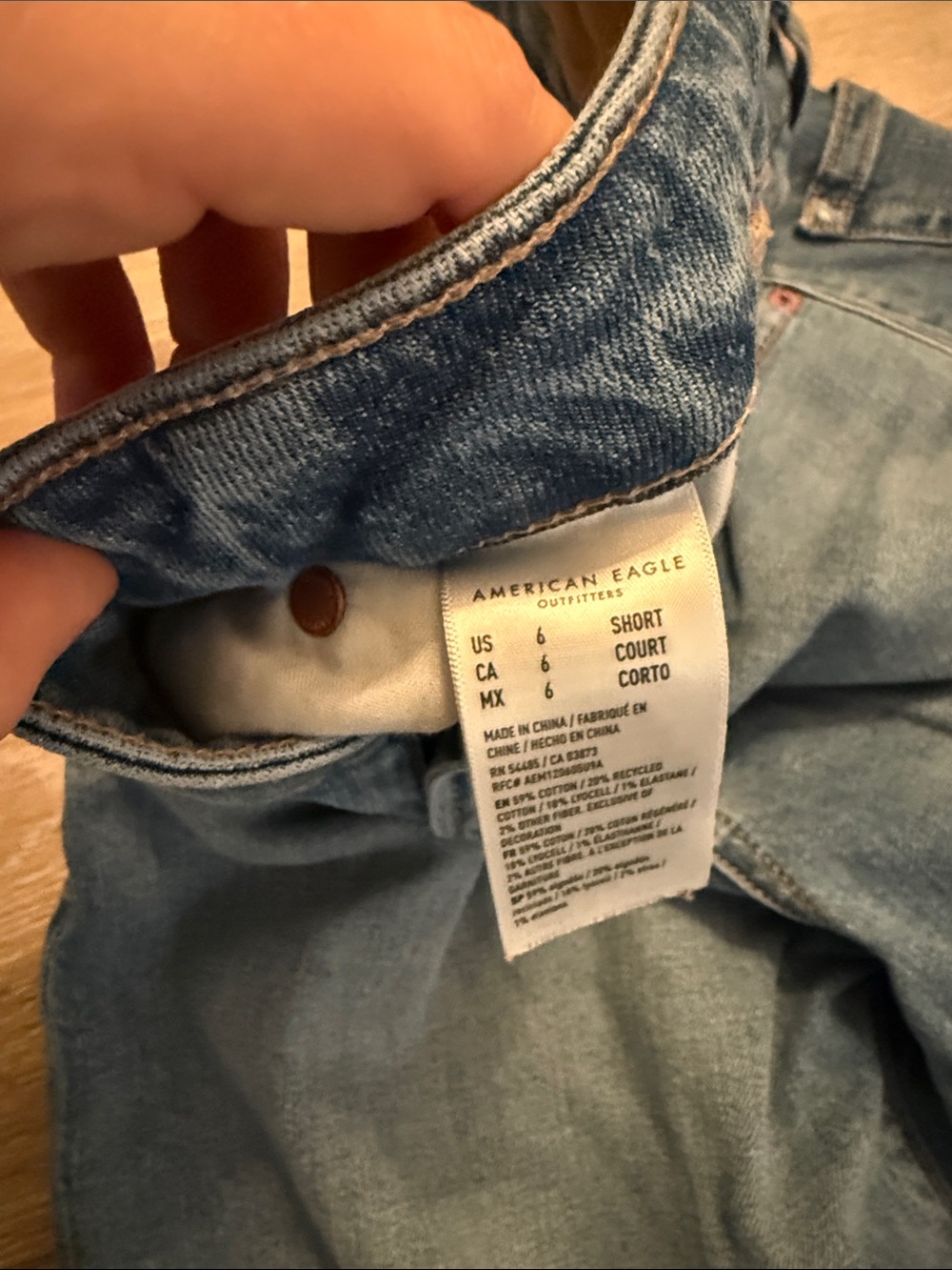 American Eagle Outfitters Wide-Leg Jeans in Medium Blue Wash - Picture 2 of 4